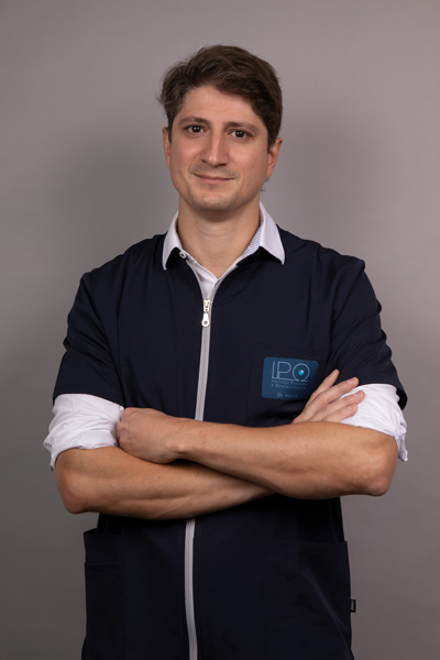 Dr Jad Akesbi — Ophtalmologiste associé co-fondateur à l'IPO Paris